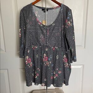 Suzanne Betro Gray Floral Blouse